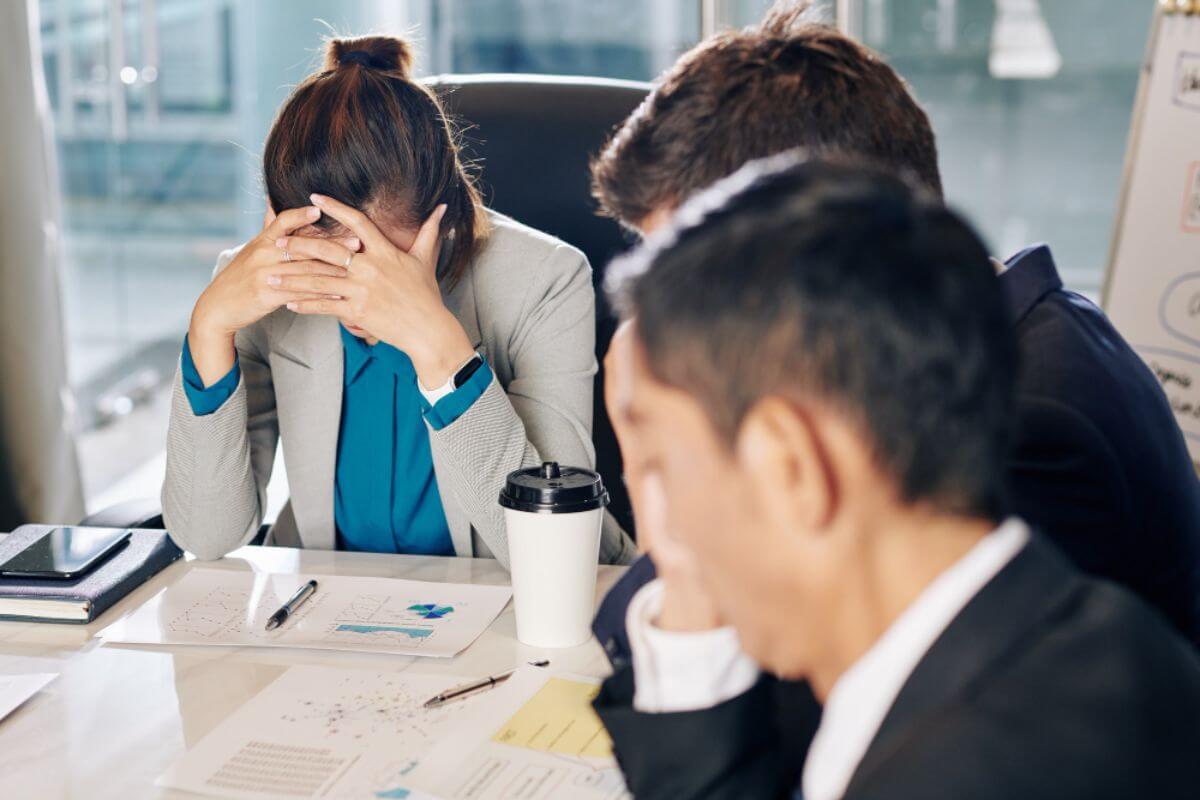 Warning signs that employees may be struggling with challenges at work
