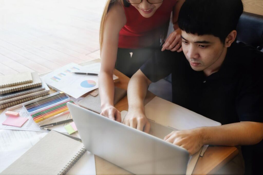 How Micro-Credentials Bridge the Gap Between Education and Industry Demands